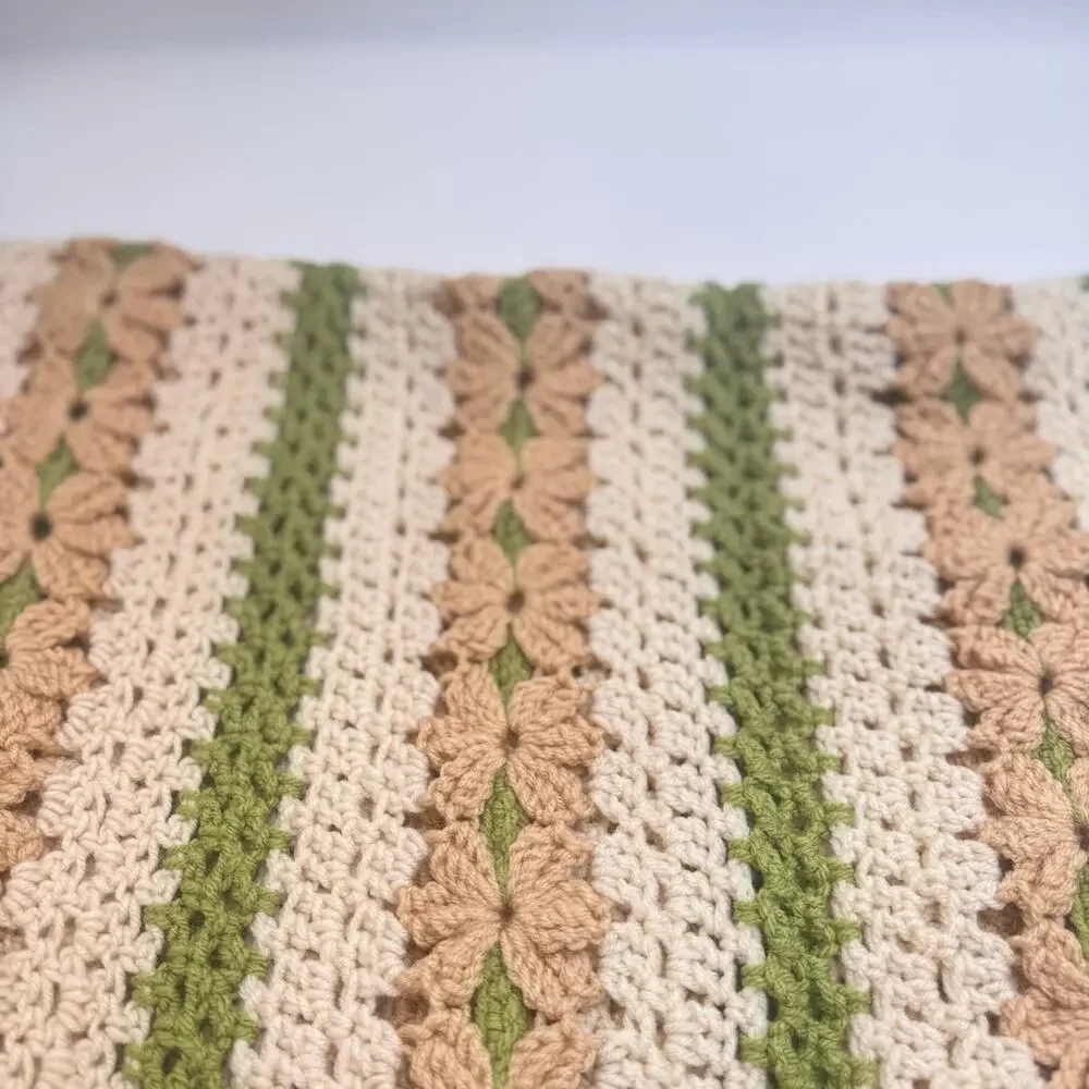 Handmade Crochet Throw Blanket Cream Green Tan Scalloped Afghan 62